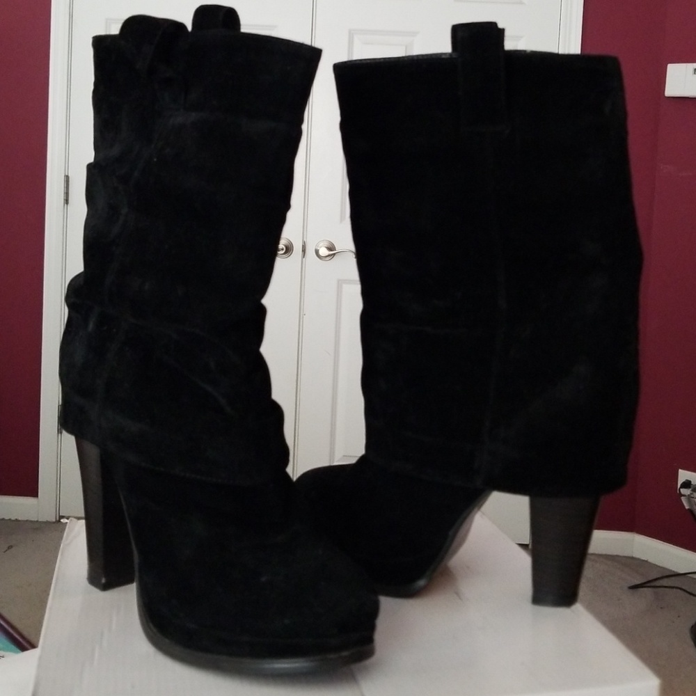 Black suede boot